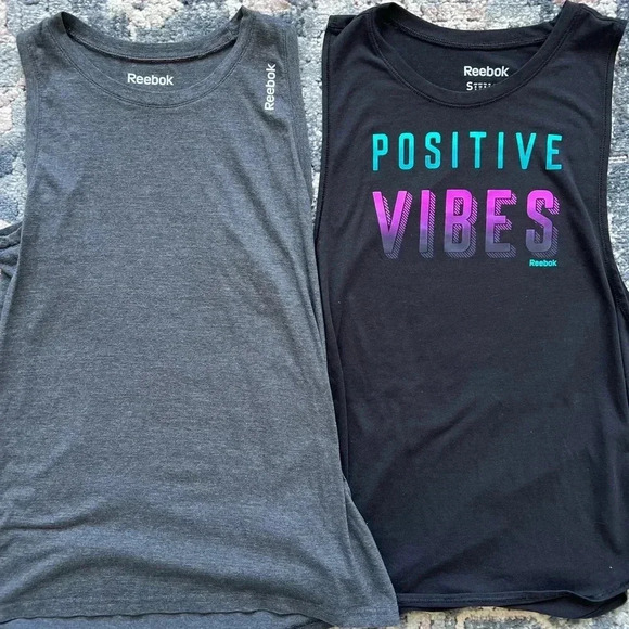 Women Reebok pair of size small sleeveless tanks - Picture 4 of 4